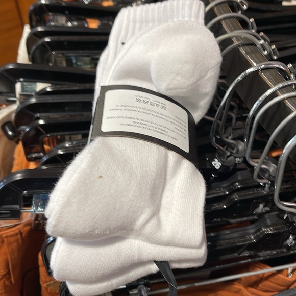 Vans Socks 3 pairs set CREW VANS.
"OFF THE WALL" White/White
NWT - Picture 10 of 16